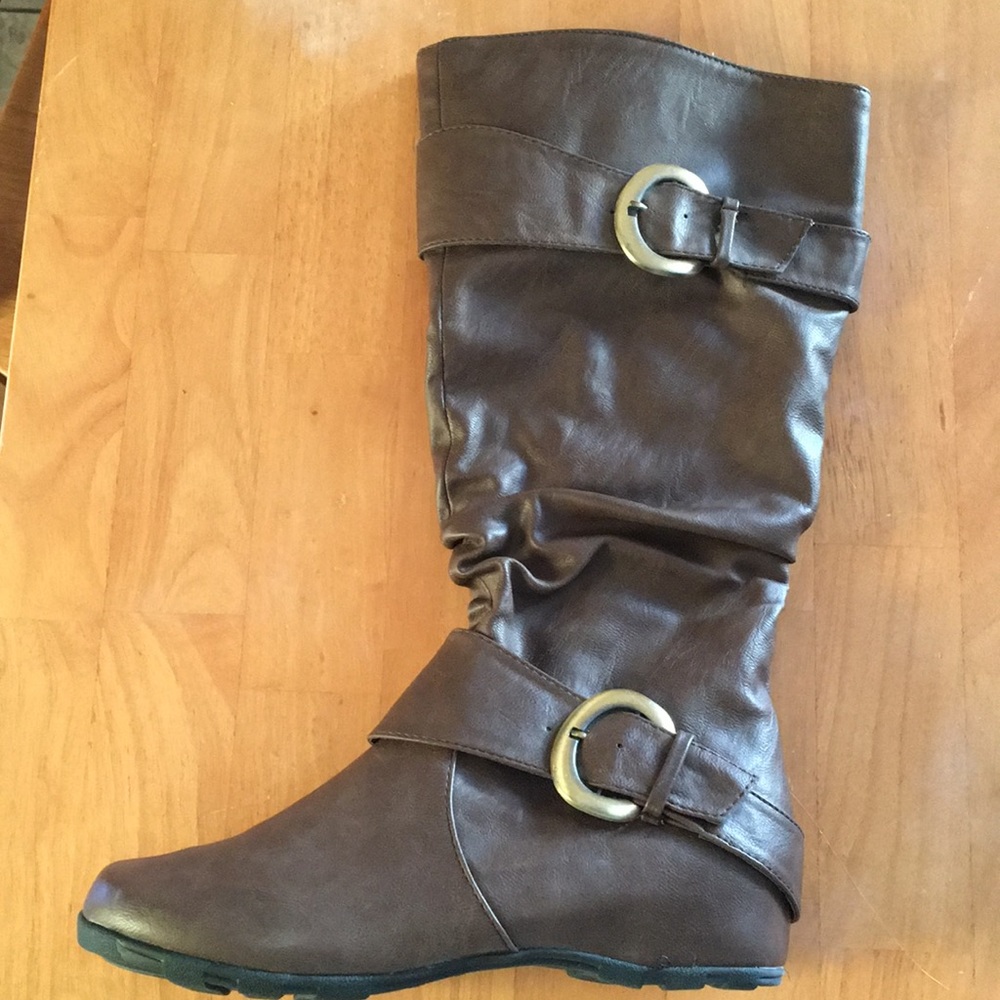 Brown Boots New without Tags